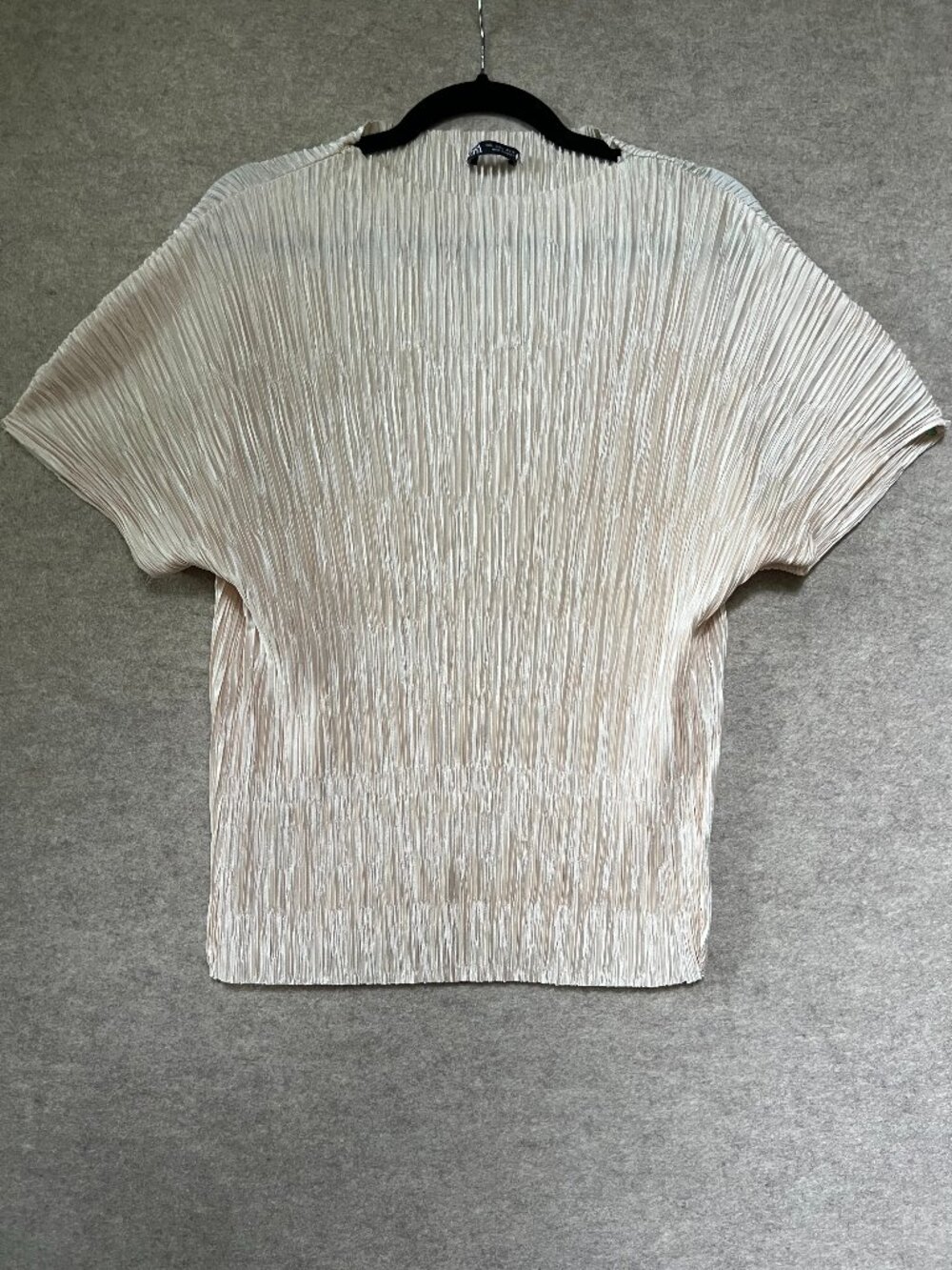 Zara Pleated Stretch Blouse in Cream, Size L